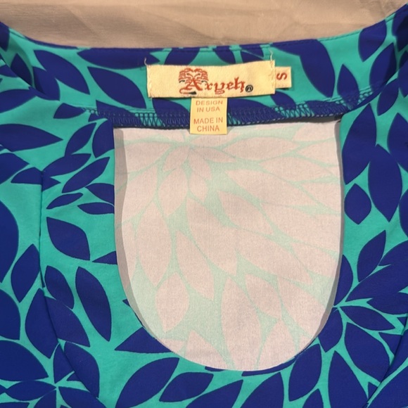 Dress - Picture 2 of 4